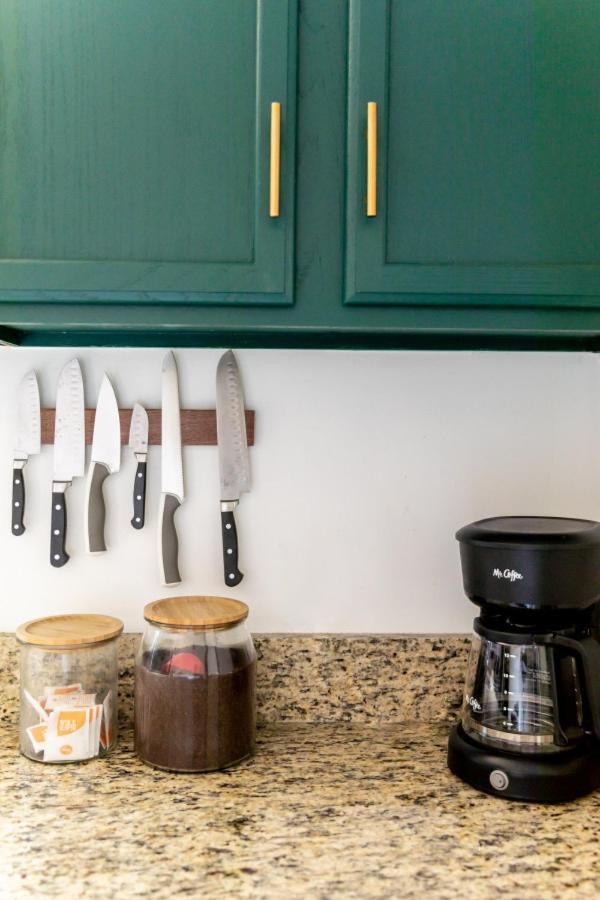 Mid-century Modern Near Downtown With Free Parking