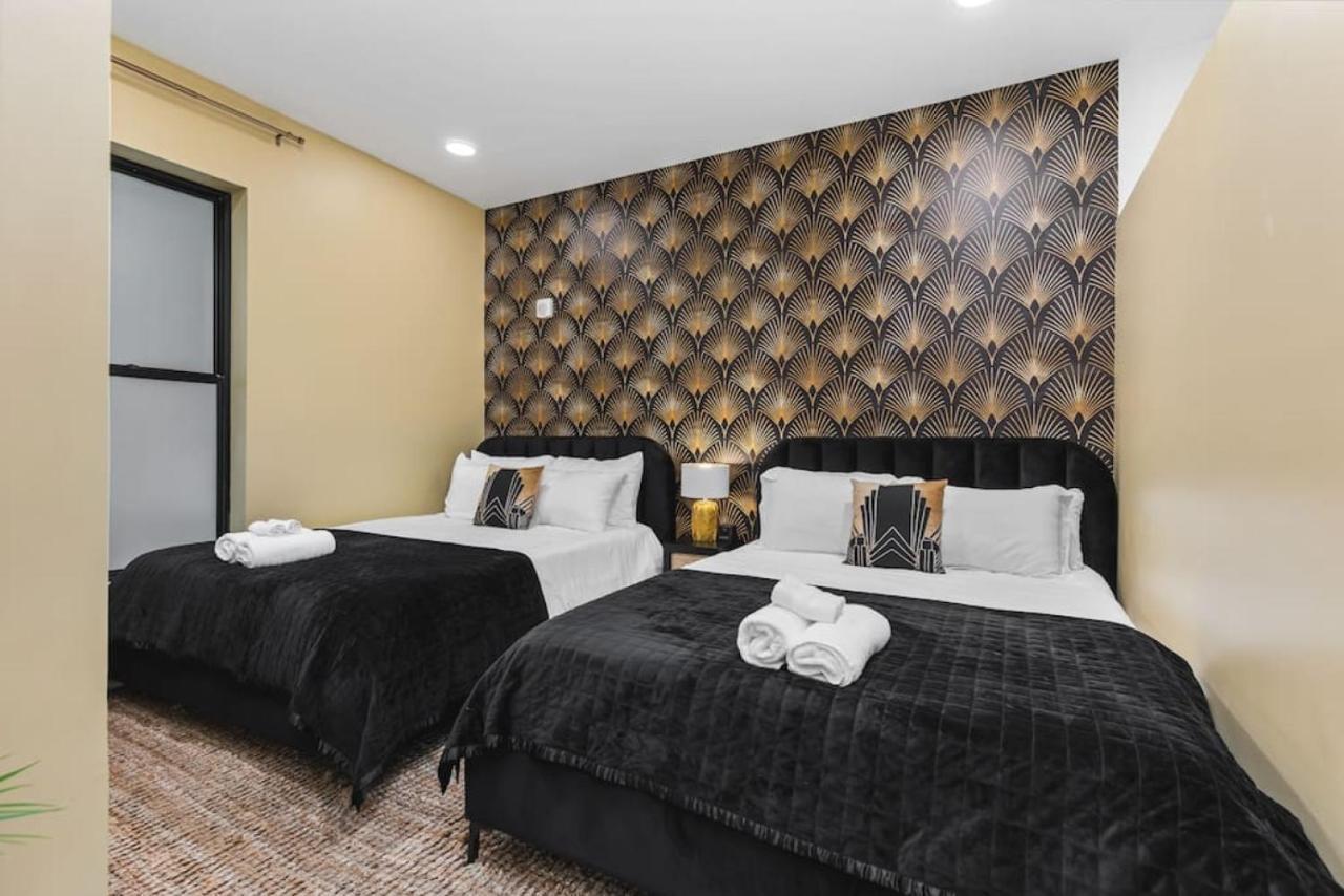 3 Bedroom Oasis On The River With 2 Private Patios Apartment *