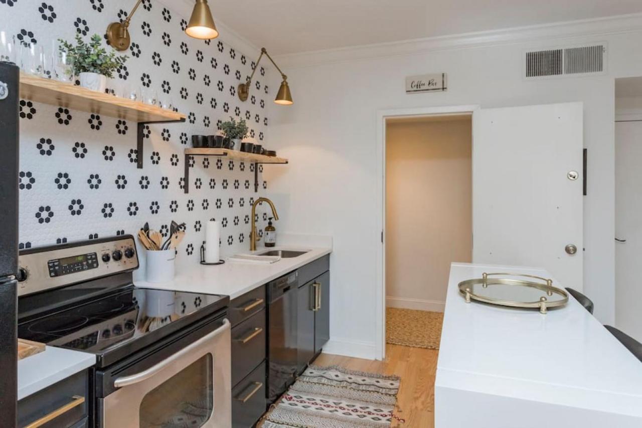 Music 2 Bedroom 5 Beds Pool Parking Holiday home *