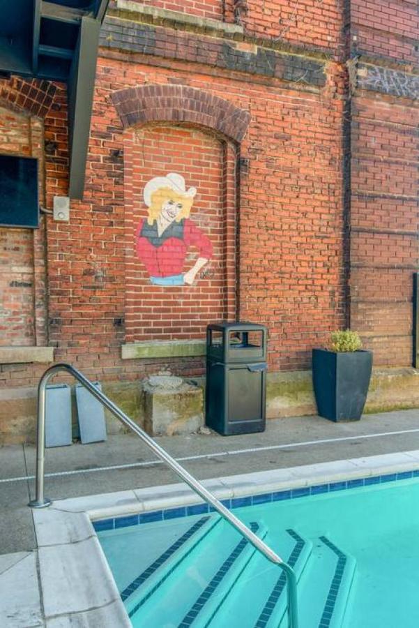 Holiday home Regal Retreat In Pool Gym Free Parking
