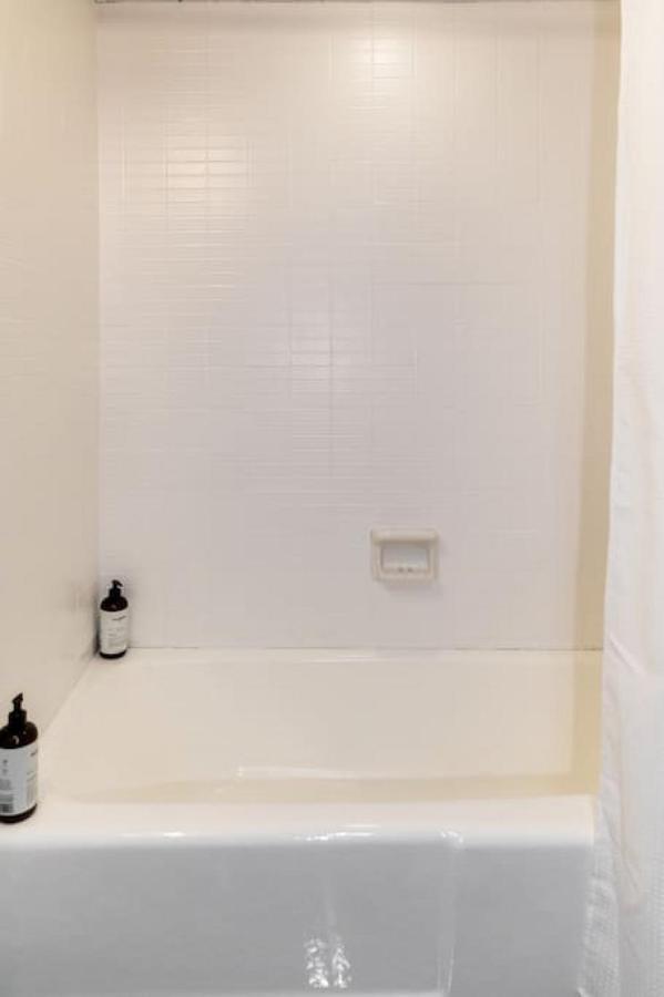 Famous Music Row Presidential 2 Bedroom, 2 Bathroom, 4 Beds Holiday home Nashville