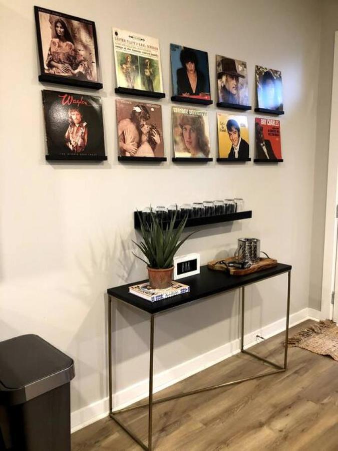 Stylish 2 Bedroom 3 Bed Near Restaurants And Vandy Holiday home Nashville