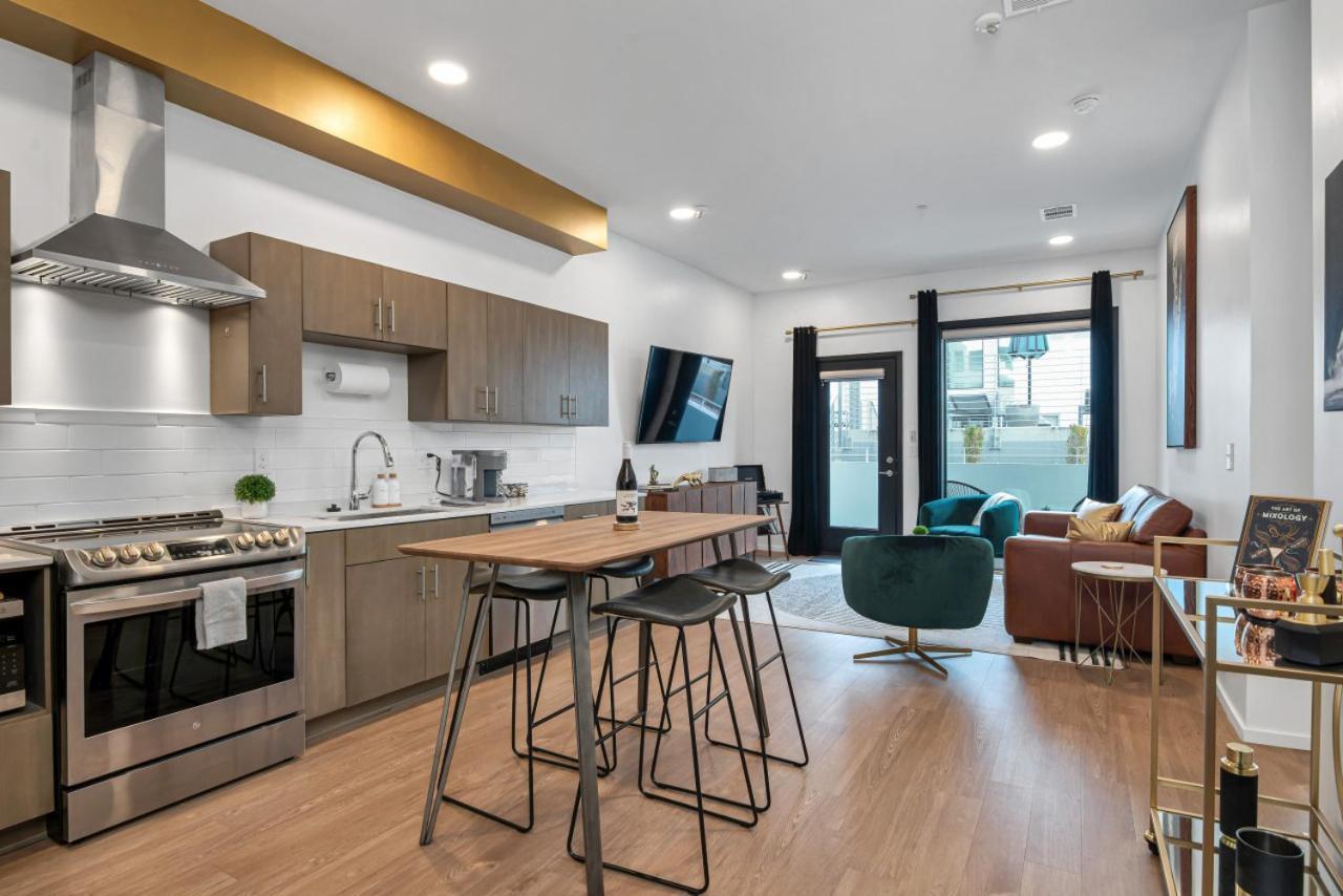 Upscale Cozy With Pool, Patio, Parking