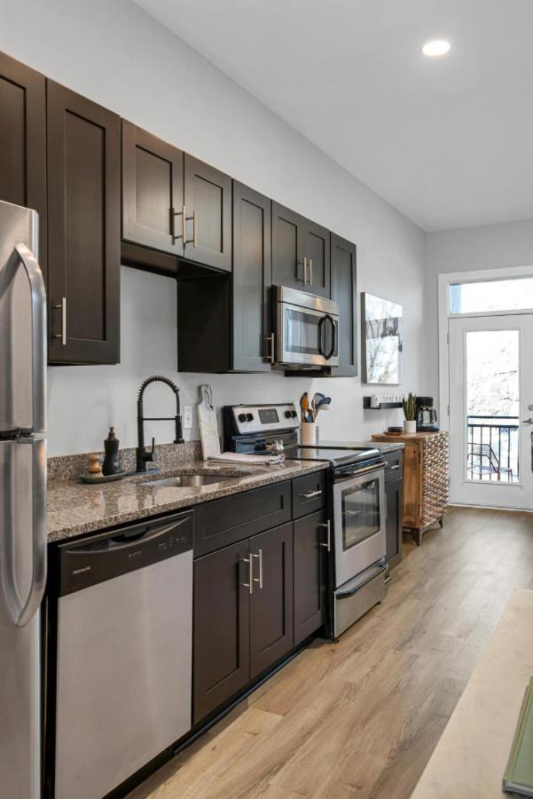Lovely 2 Bedroom,3 Bed Near Restaurants, Bars, Shopping And Vanderbilt, Belmont *