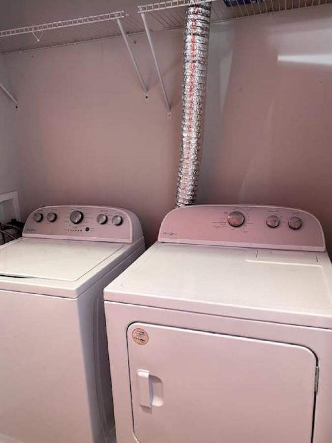 Lovely 2 Bedroom,3 Bed Near Restaurants, Bars, Shopping And Vanderbilt, Belmont Holiday home *