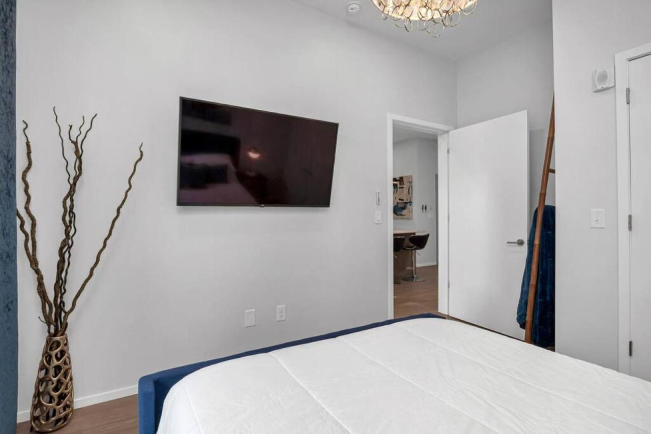 Unique With Pool, Patio, Parking Holiday home