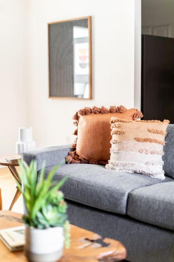 Stylish Downtown 3 Beds, 1 Bedroom With Private Patio, Parking Apartment Nashville