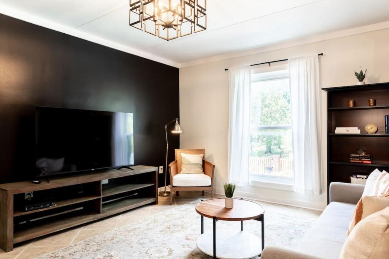 Famous Music Row Presidential 2 Bedroom, 2 Bathroom, 4 Beds Holiday home