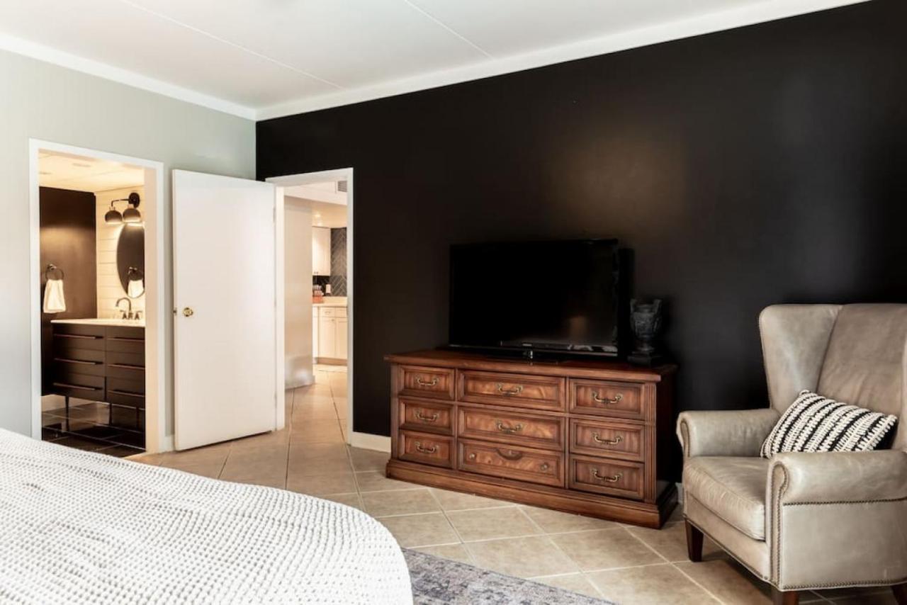 Famous Music Row Presidential 2 Bedroom, 2 Bathroom, 4 Beds Nashville