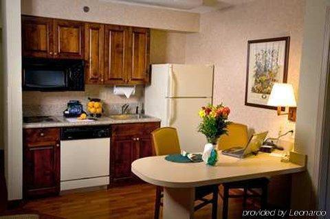 Homewood Airport 3*