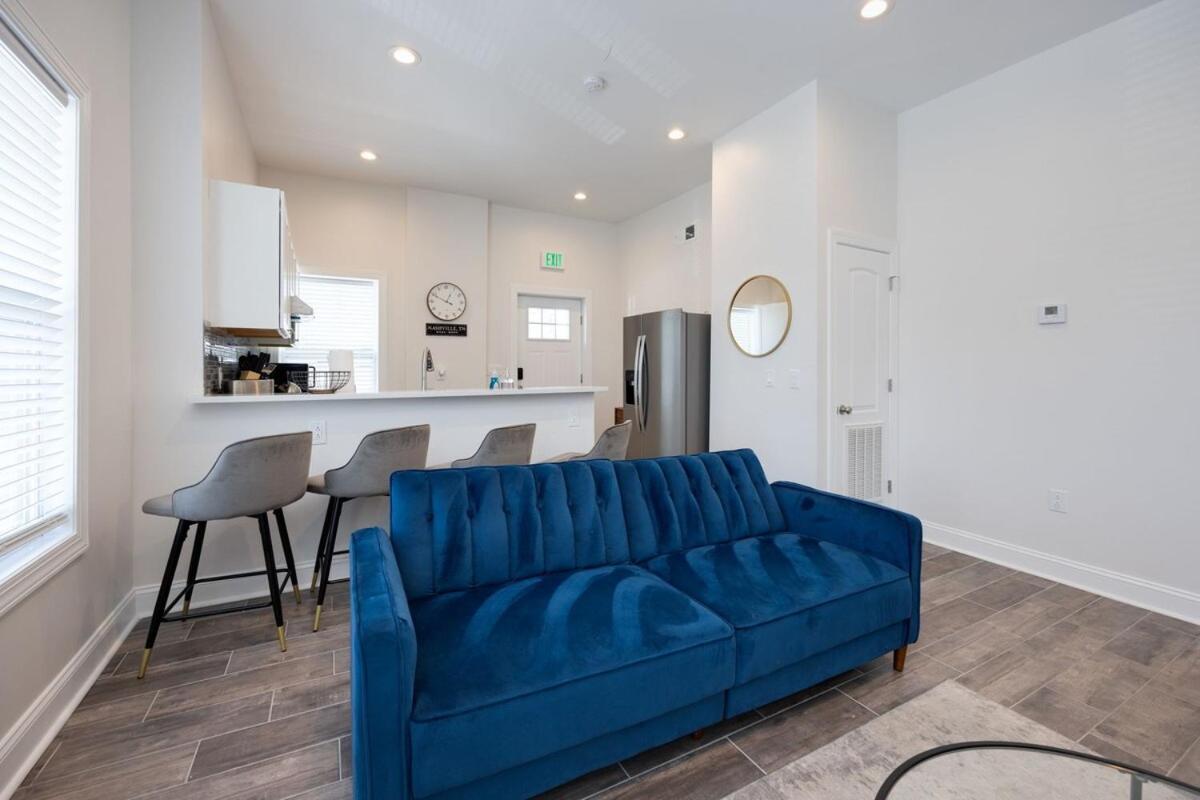 Nash Luxe W King & Fire Pit Fun & Games! Nashville