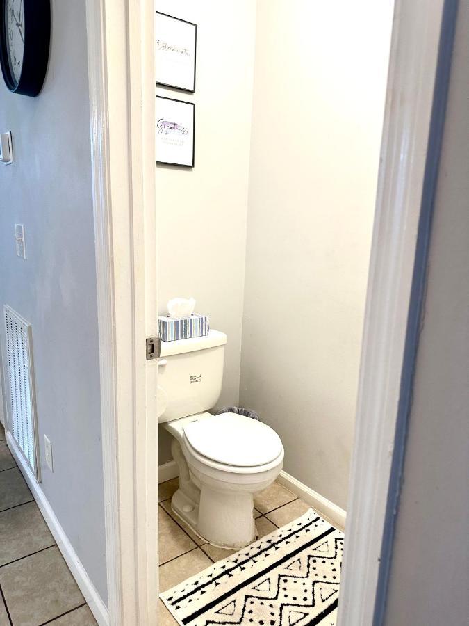 Lovely 2-bedroom W/balcony And Free Parking * Nashville