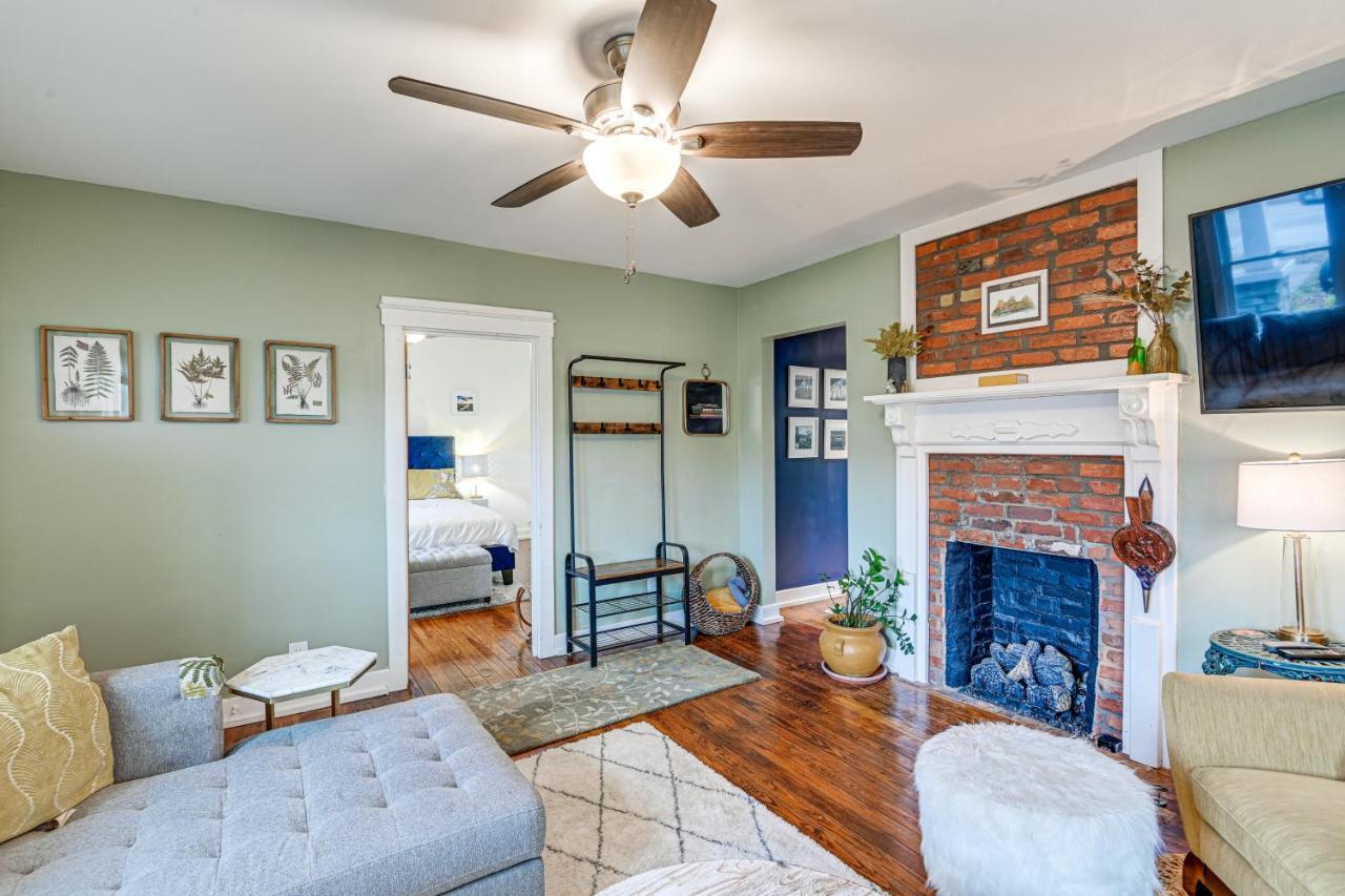 Charming With Fire Pit, Indoor Sauna! Holiday home Nashville
