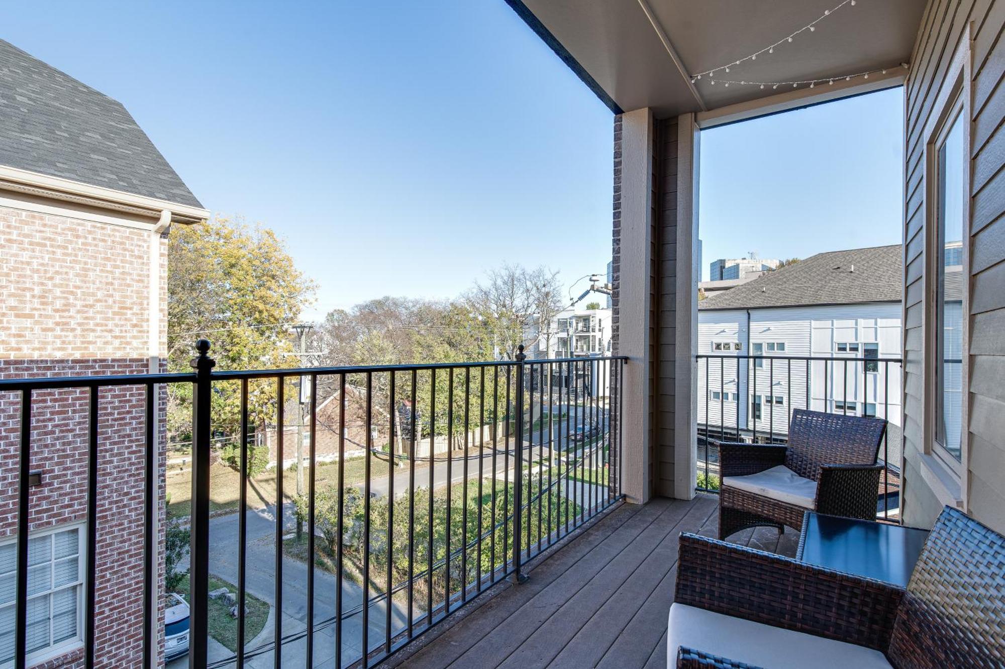 Apartment With Balcony Close To Broadway Nashville