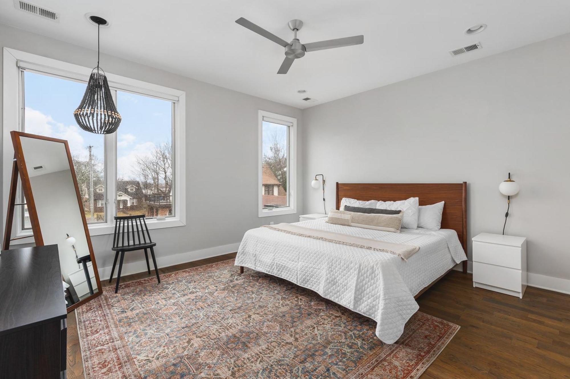 Holiday home Modern Luxury Rooftop Deck, 3 Mi To Downtown *