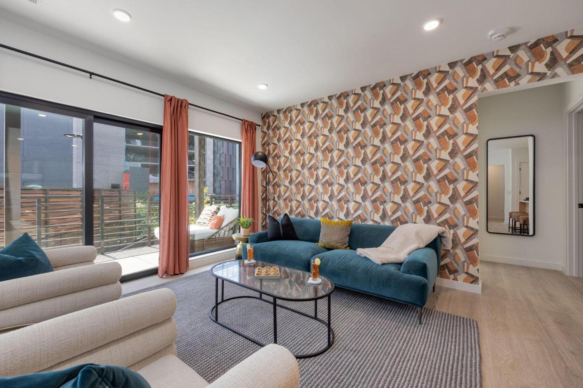 Hyve - Boho Bliss - 3 Bedroom - Located In Sobro *