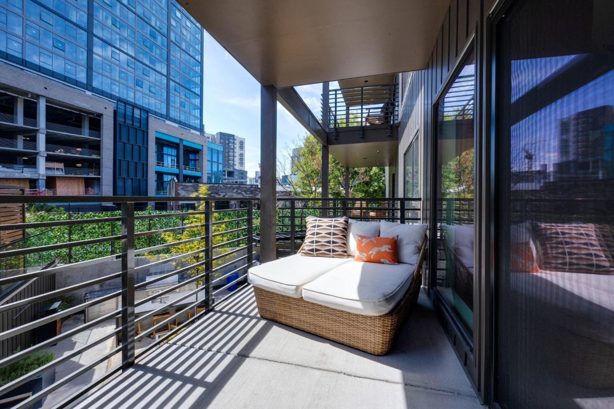 Hyve - Boho Bliss - 3 Bedroom - Located In Sobro