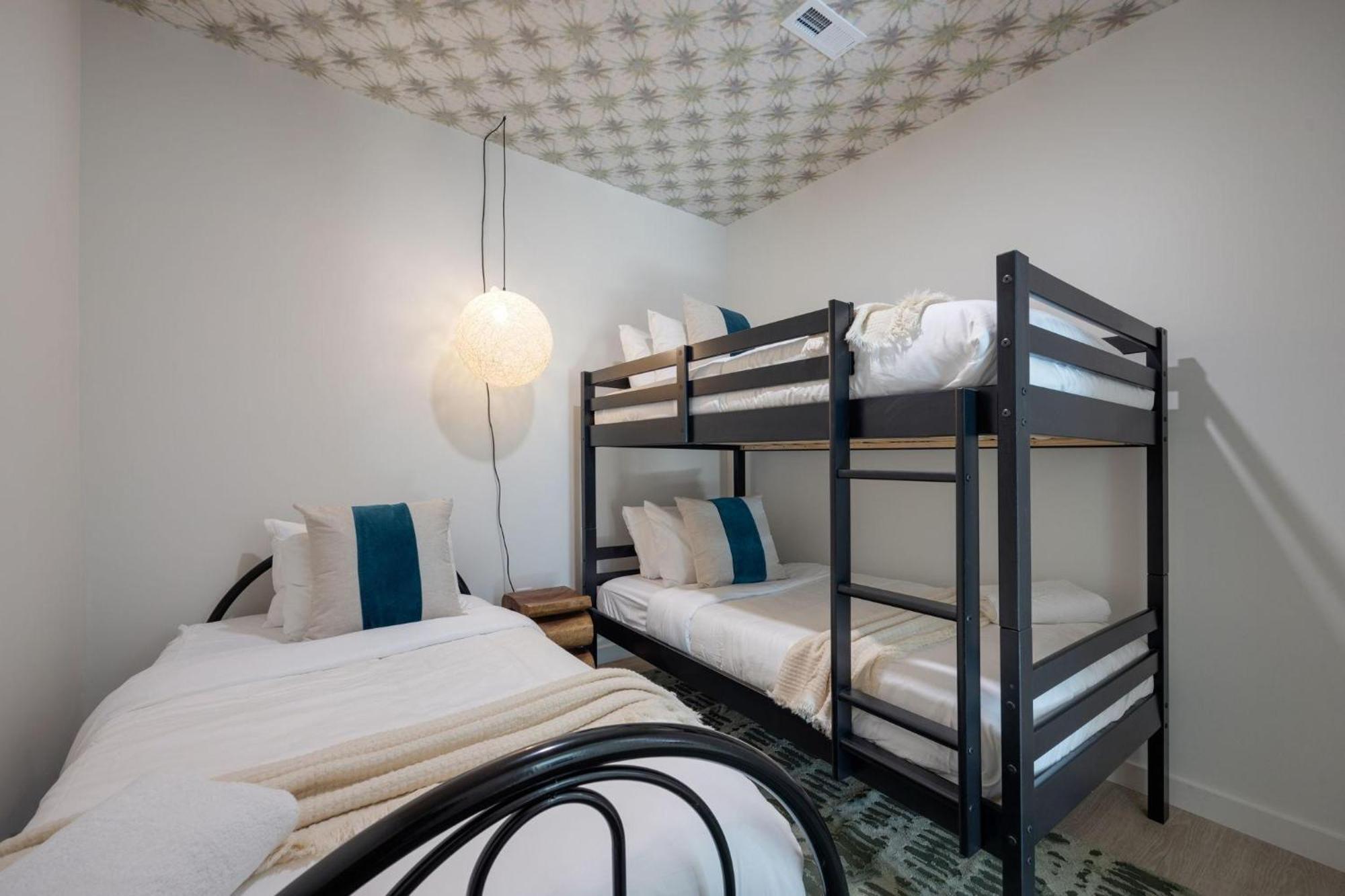 Hyve - Boho Bliss - 3 Bedroom - Located In Sobro