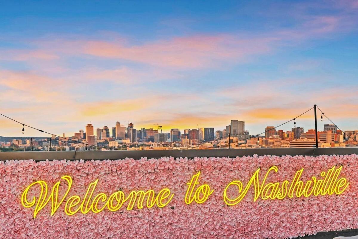 Holiday home Dolly's Big House - 18 Beds Skydeck Views *