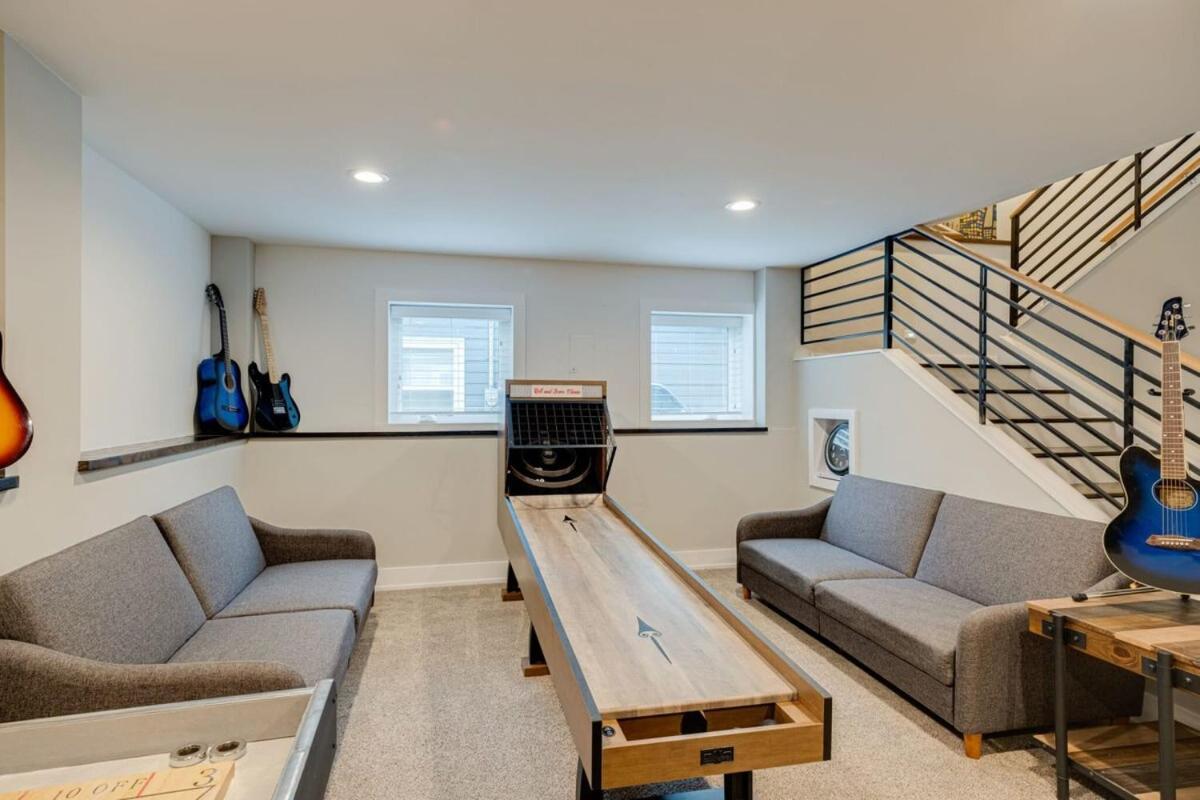 Large East With Game Sleeps 12 Nashville