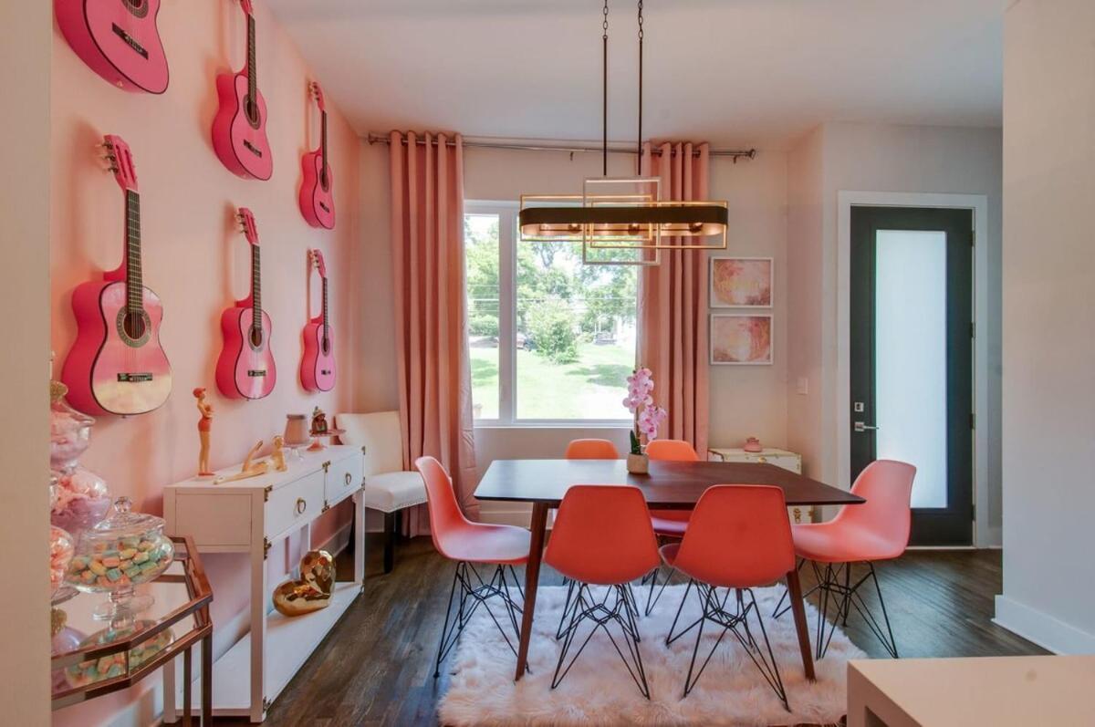 Holiday home New Dollys Dream 12 Beds Downtown Nash Opry Karaoke Nashville