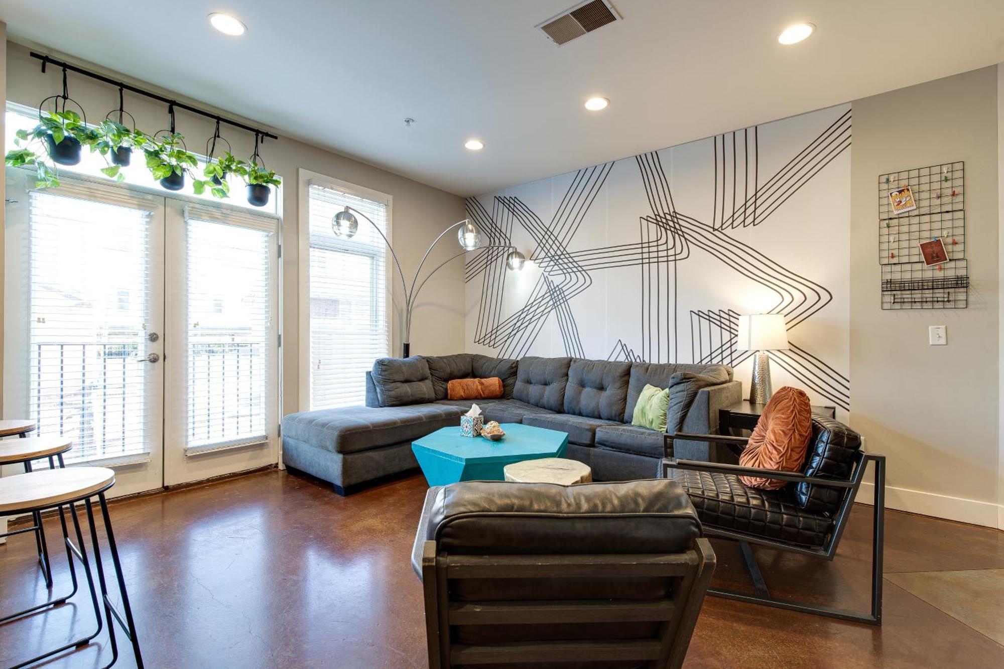 Apartment With Balcony Close To Broadway Nashville