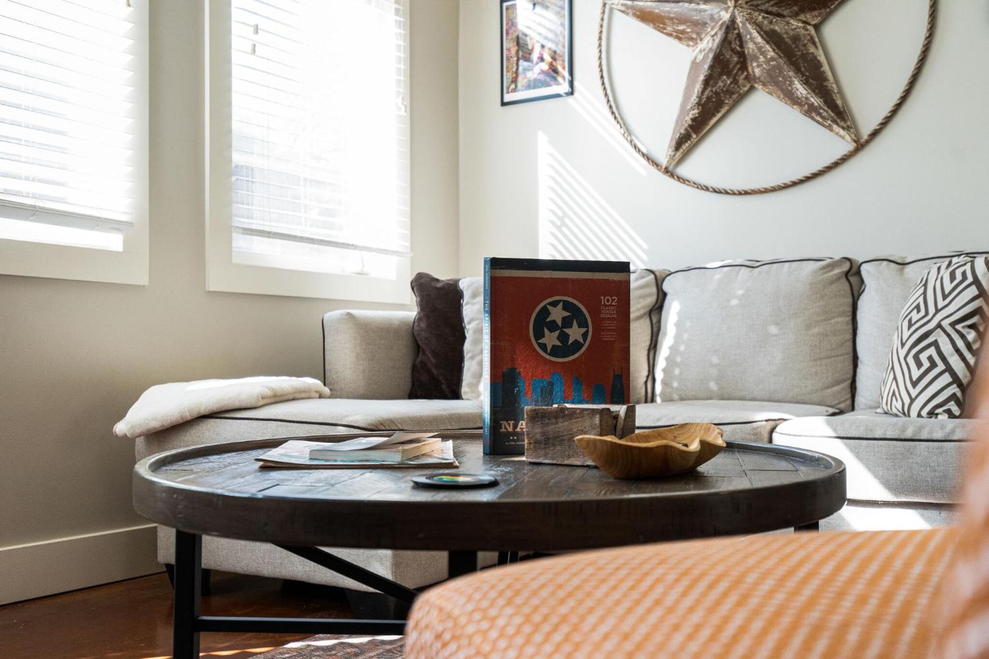 The Celebrity - Minutes To Broadway With A Balcony Nashville