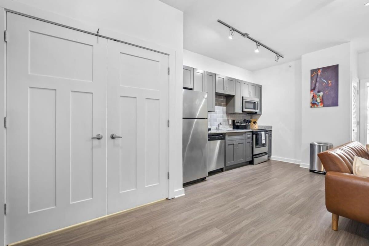 Cozysuites Music Row Spacious 1br With Free Parking 56 *
