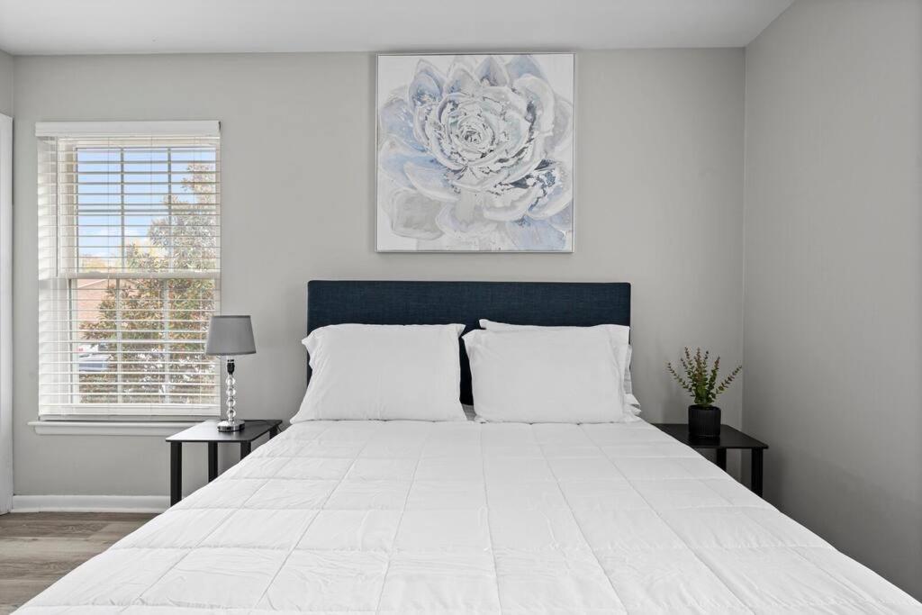 Lovely 1 Bedroom Located In Greenhills. *