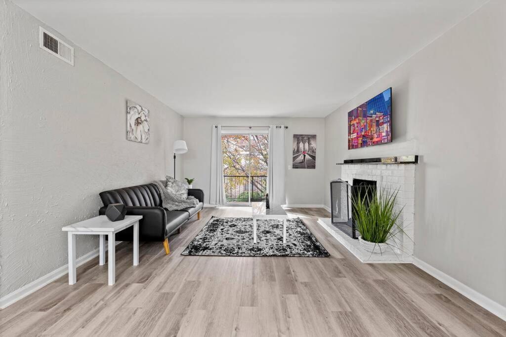 Lovely 1 Bedroom Located In Greenhills. Apartment