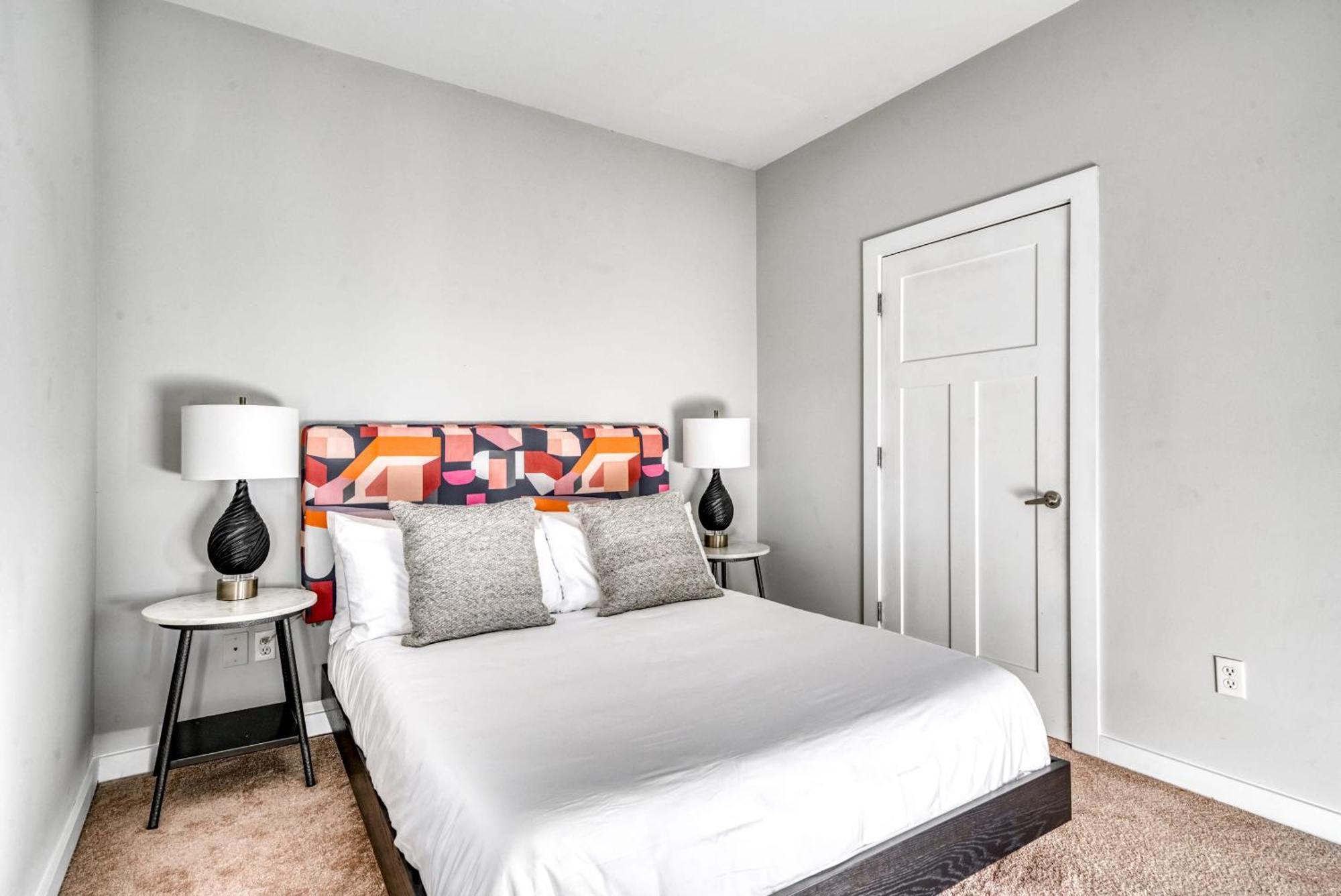 Cozysuites Music Row Spacious 2br W Free Parking16 Apartment