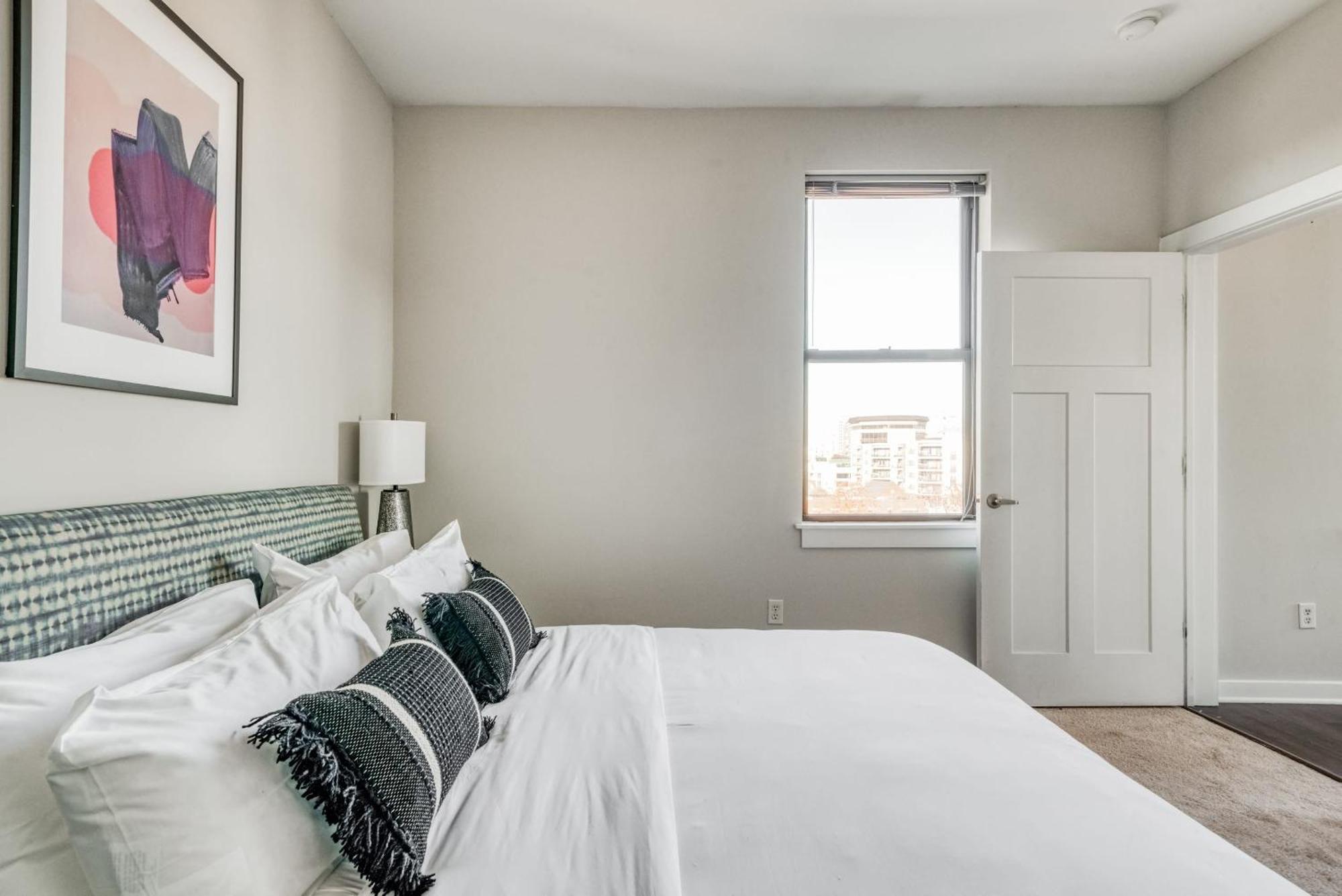 Apartment Cozysuites Music Row Spacious 2br W Free Parking16