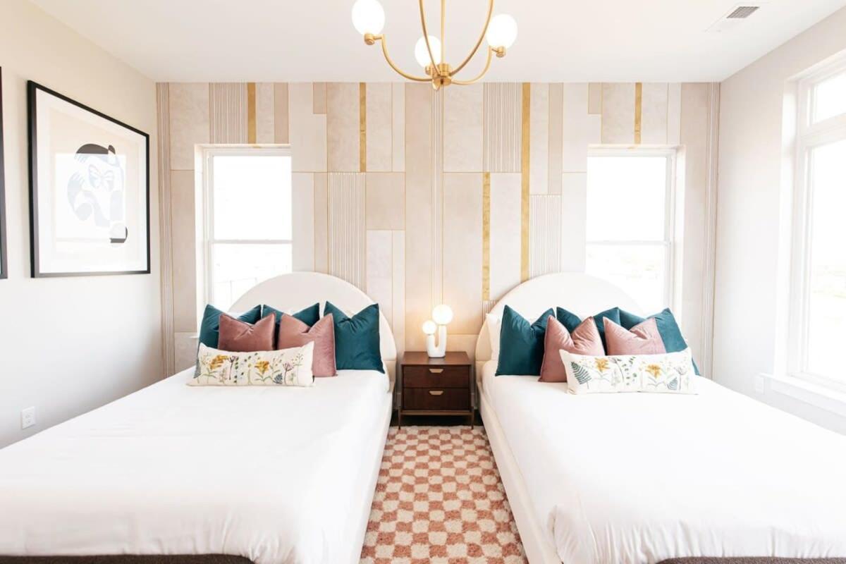 Designer Single Family House-rooftop- Hot Tub Holiday home *