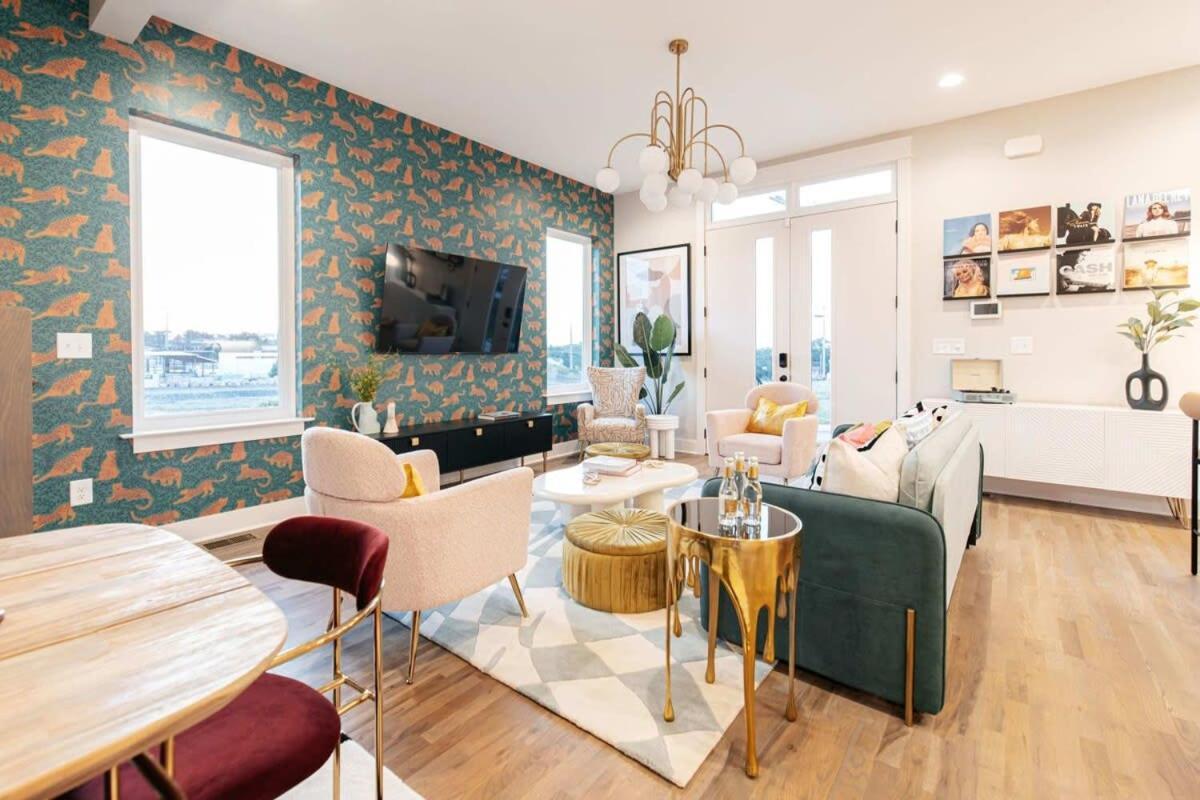 Designer Single Family House-rooftop- Hot Tub Holiday home Nashville