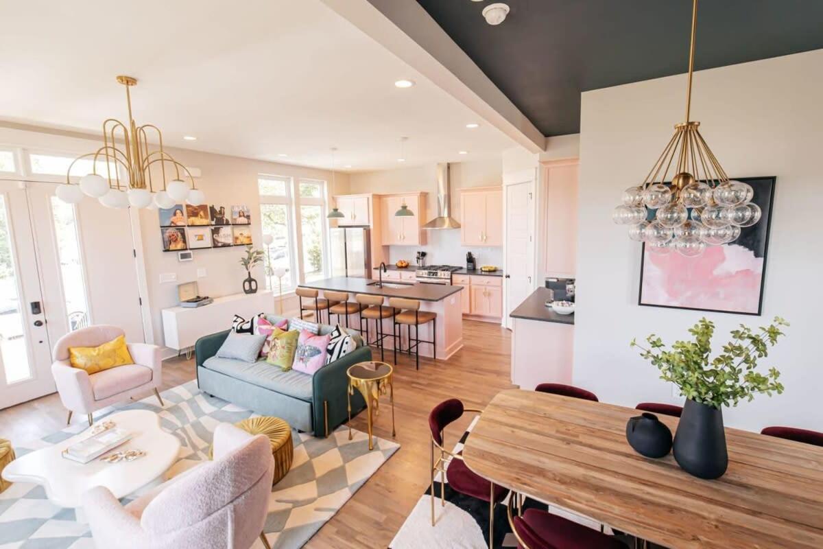 Designer Single Family House-rooftop- Hot Tub Holiday home *