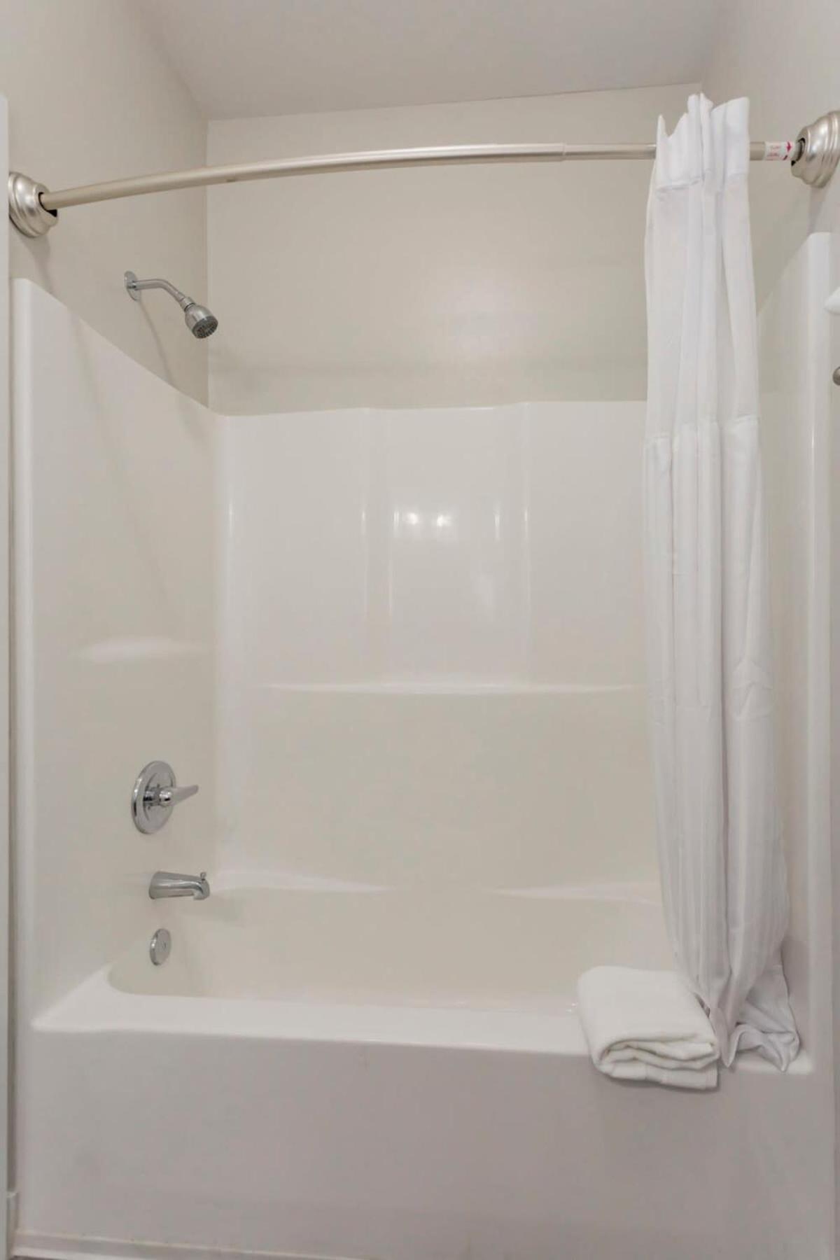 Apartment Cozysuites Music Row Stylish 2br Free Parking 44 *