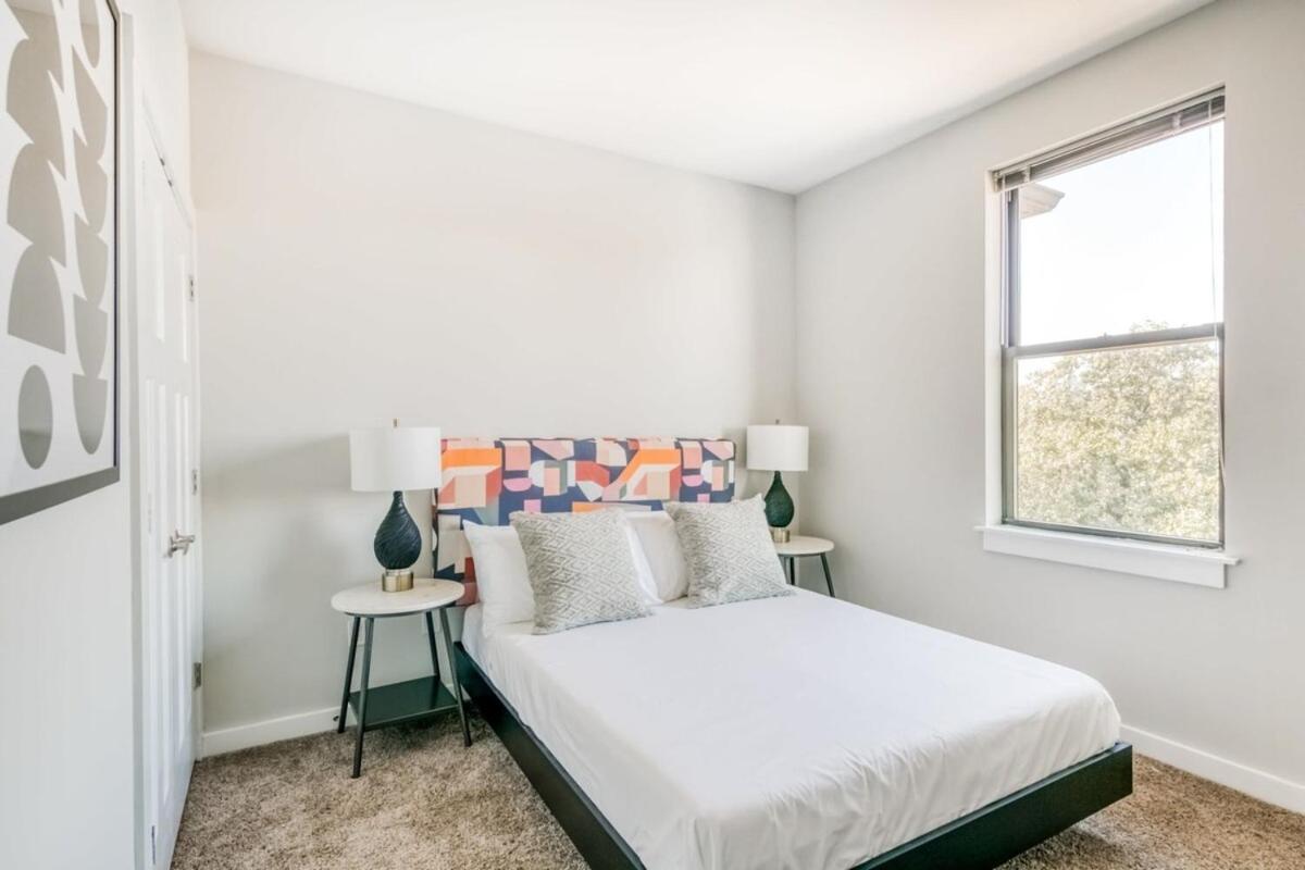 Cozysuites Two Astonishing Music Row With Parking Apartment