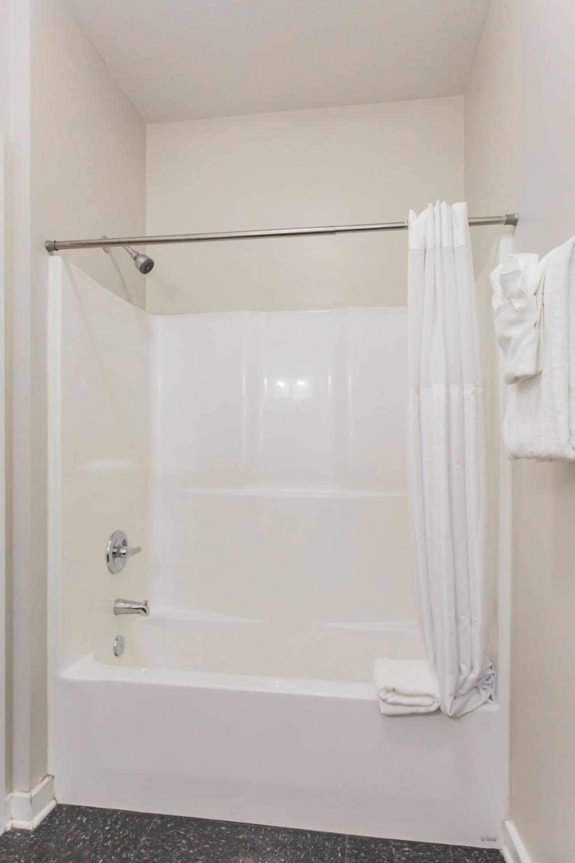 Two Cozysuites Stylish Music Row With Parking Apartment Nashville