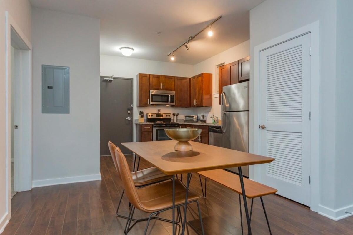 Two Cozysuites Stylish Music Row With Parking Apartment