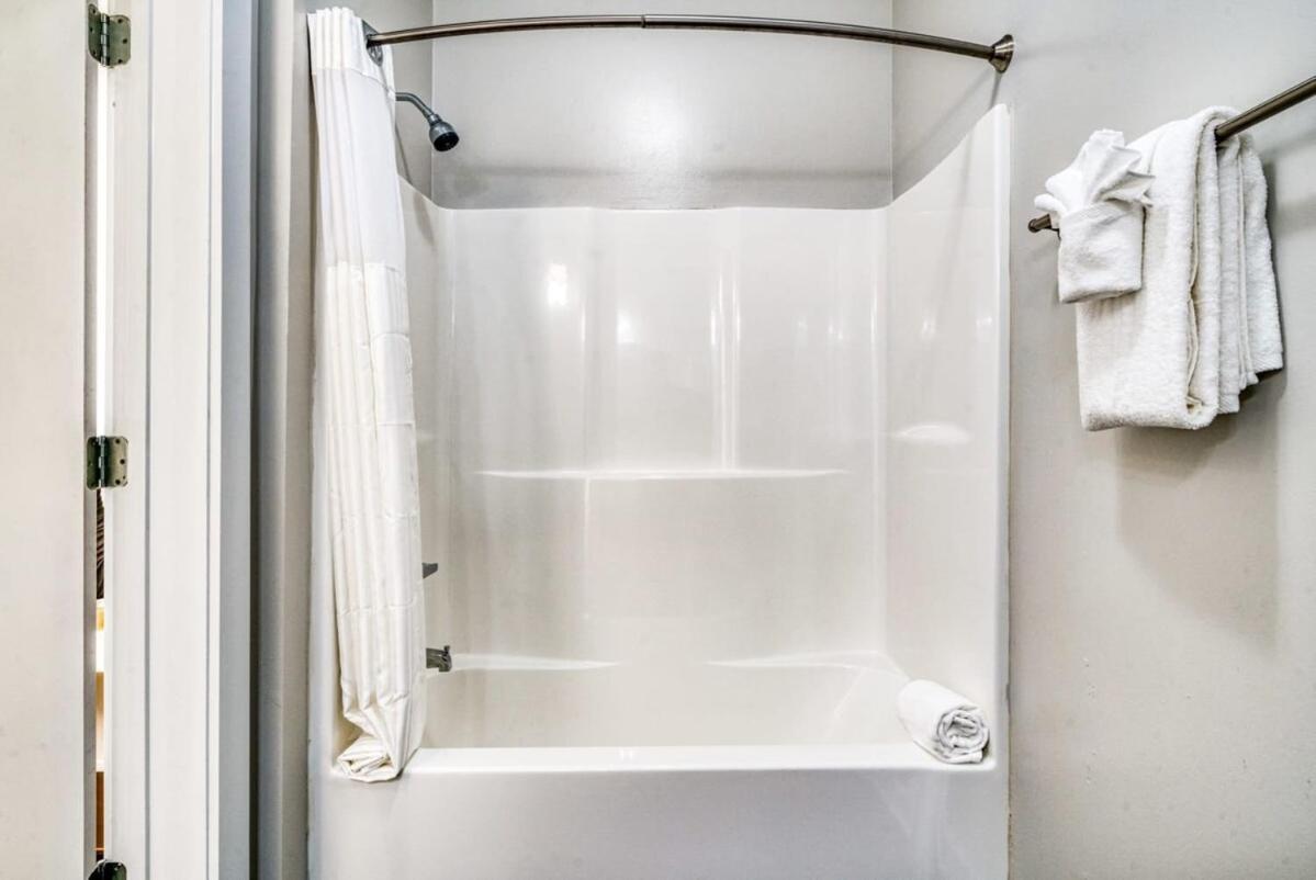 Apartment Cozysuites Two Modern Music Row With Parking Nashville