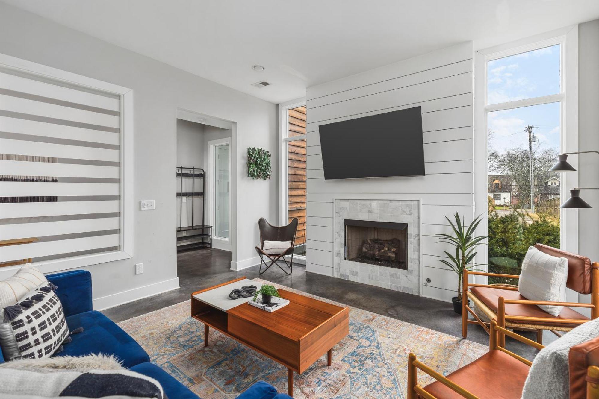 Modern Luxury Rooftop Deck, 3 Mi To Downtown Nashville