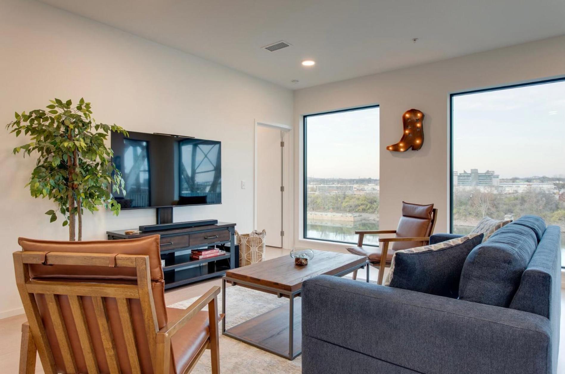 River View, Central, Elevator, Private Parking Apartment *