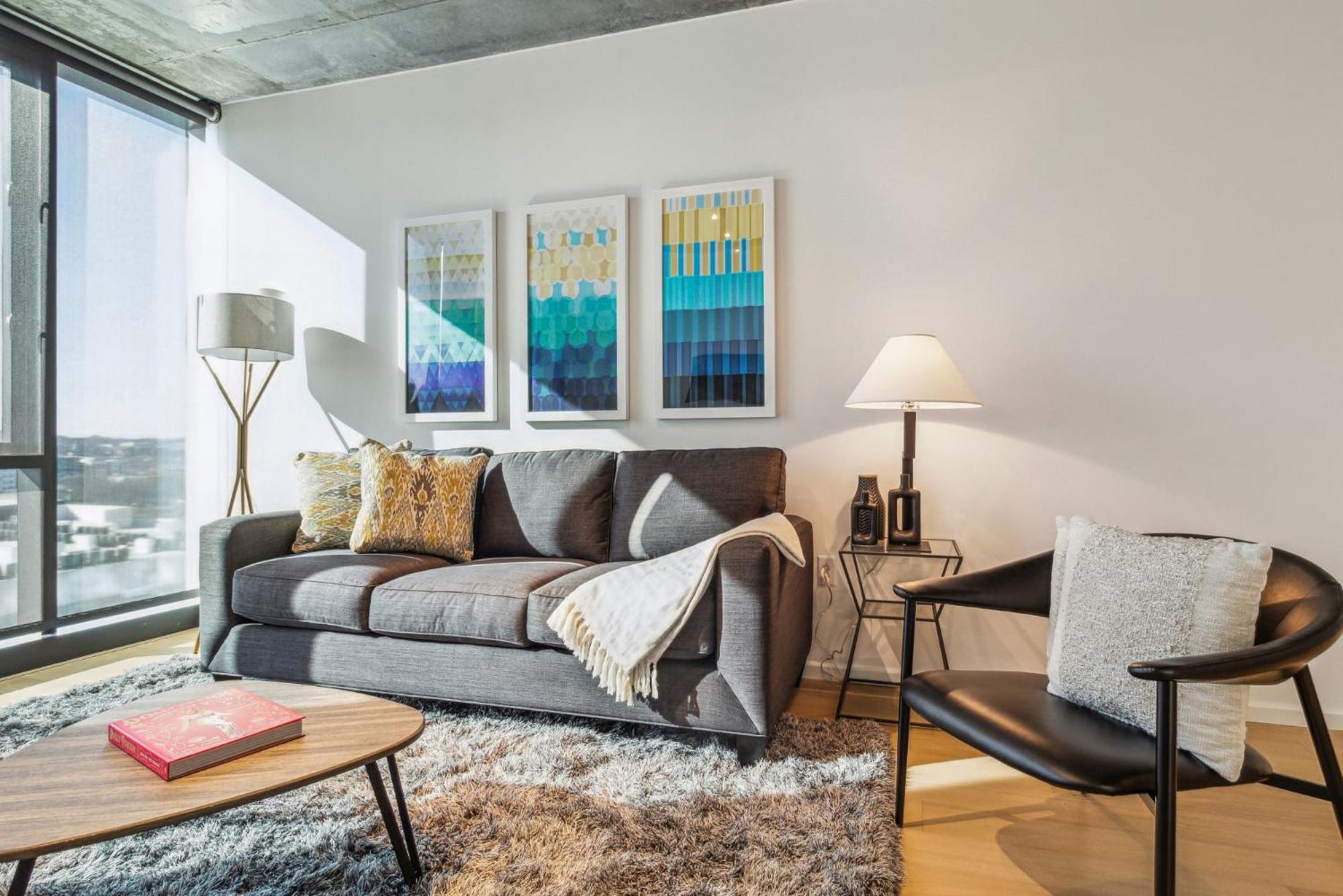 Contemporary City Living In Apartment Nashville