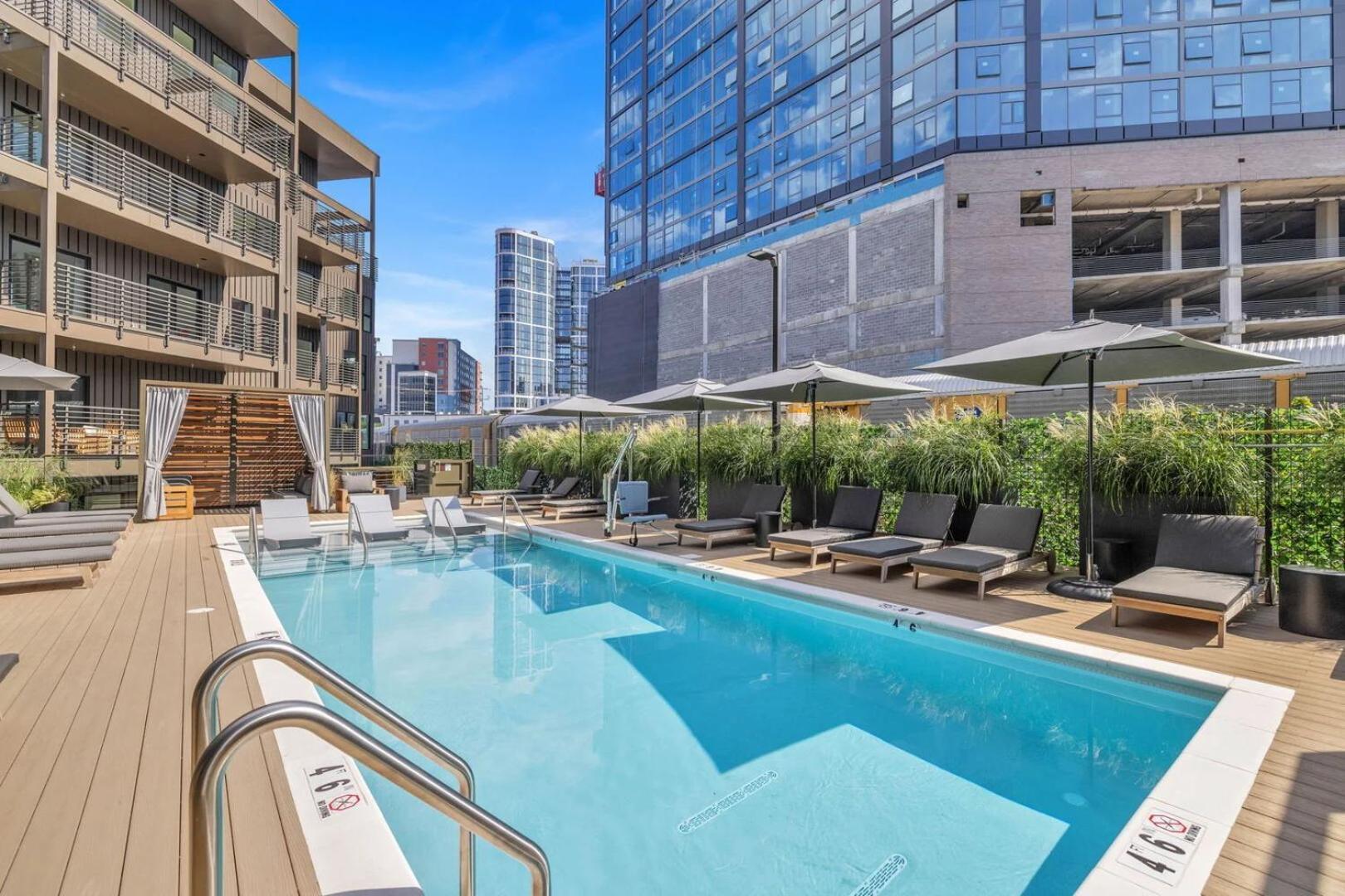 Hyve-the Cosmo-walk To Broadway Nashville