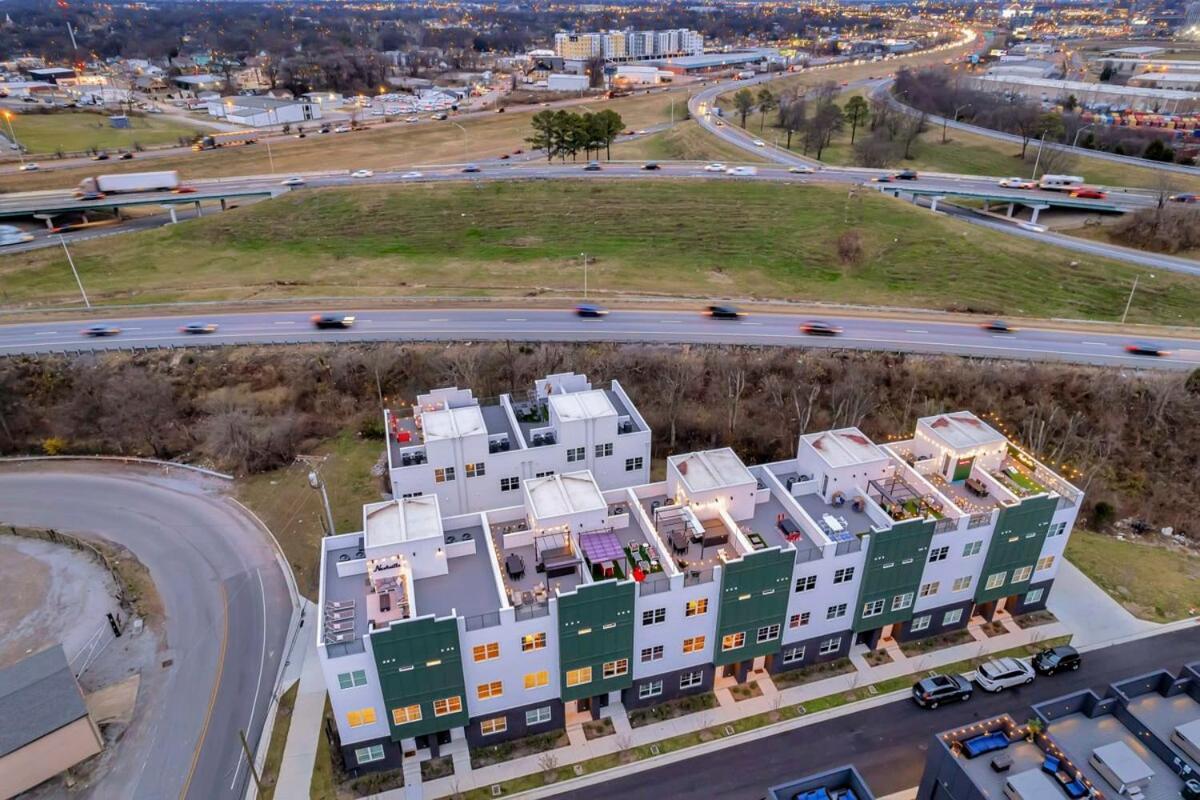 New Whiskey & Watches Rooftop Hottub Game Rm 9beds 4*