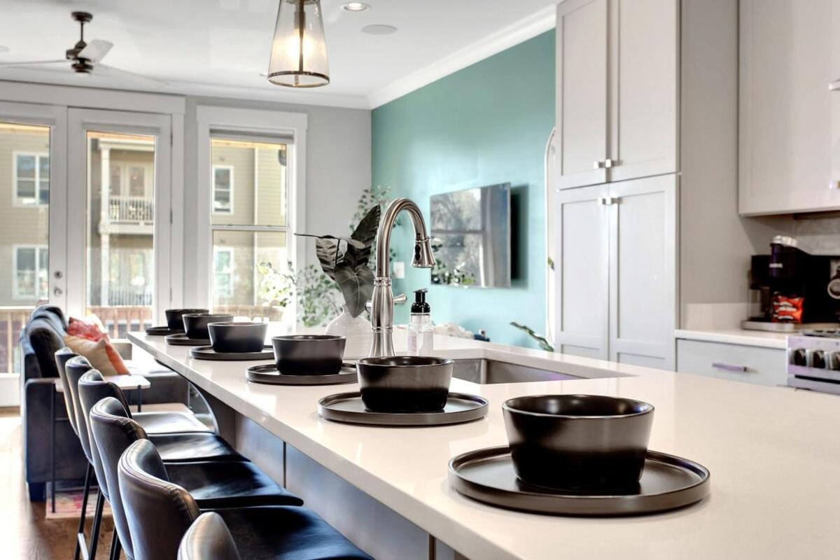 Lux Retreat 12 Beds Games Bar Holiday home Nashville