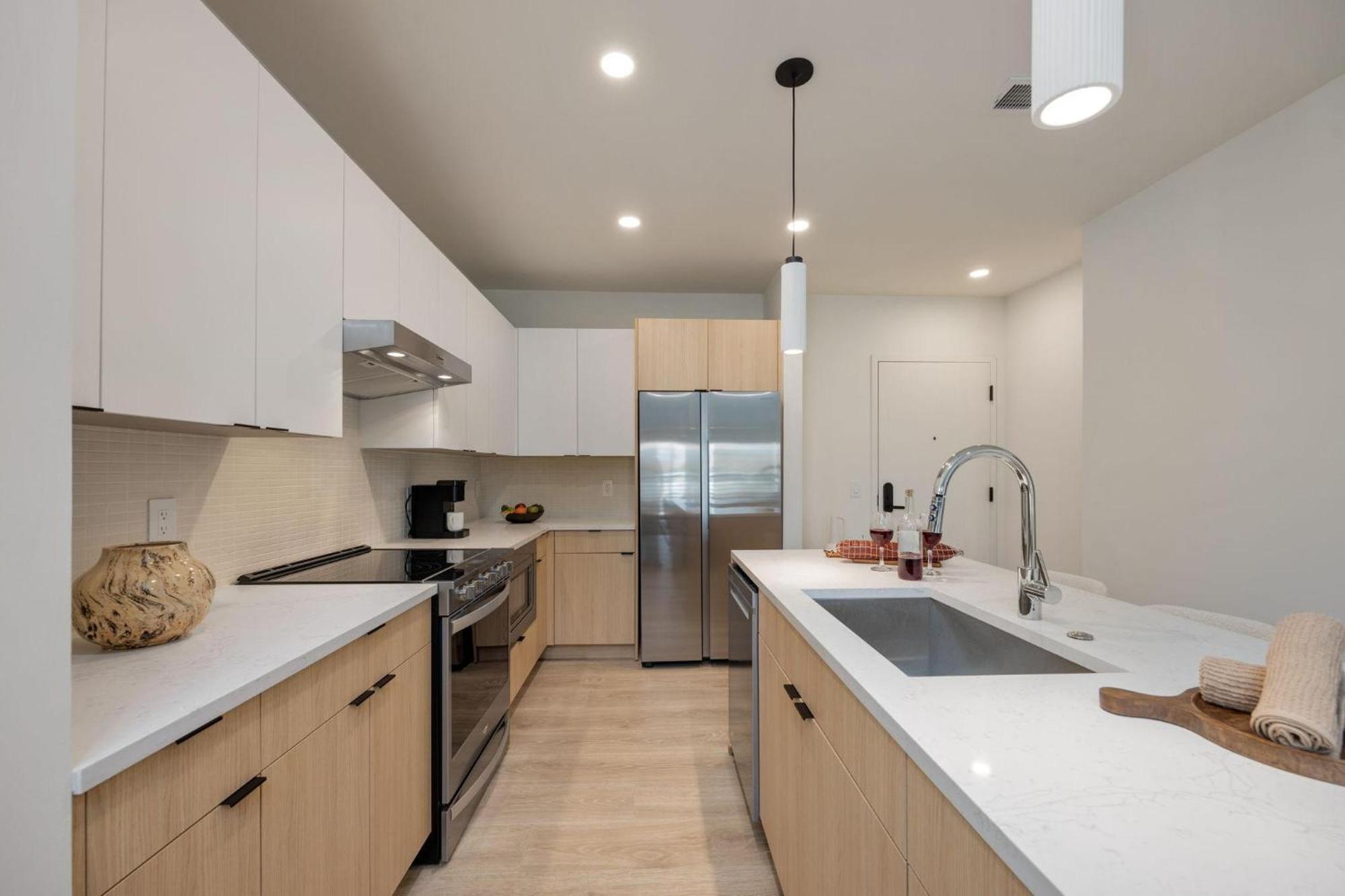 Hyve - Zest - Pool & Gym - Get Ready Vanities Nashville