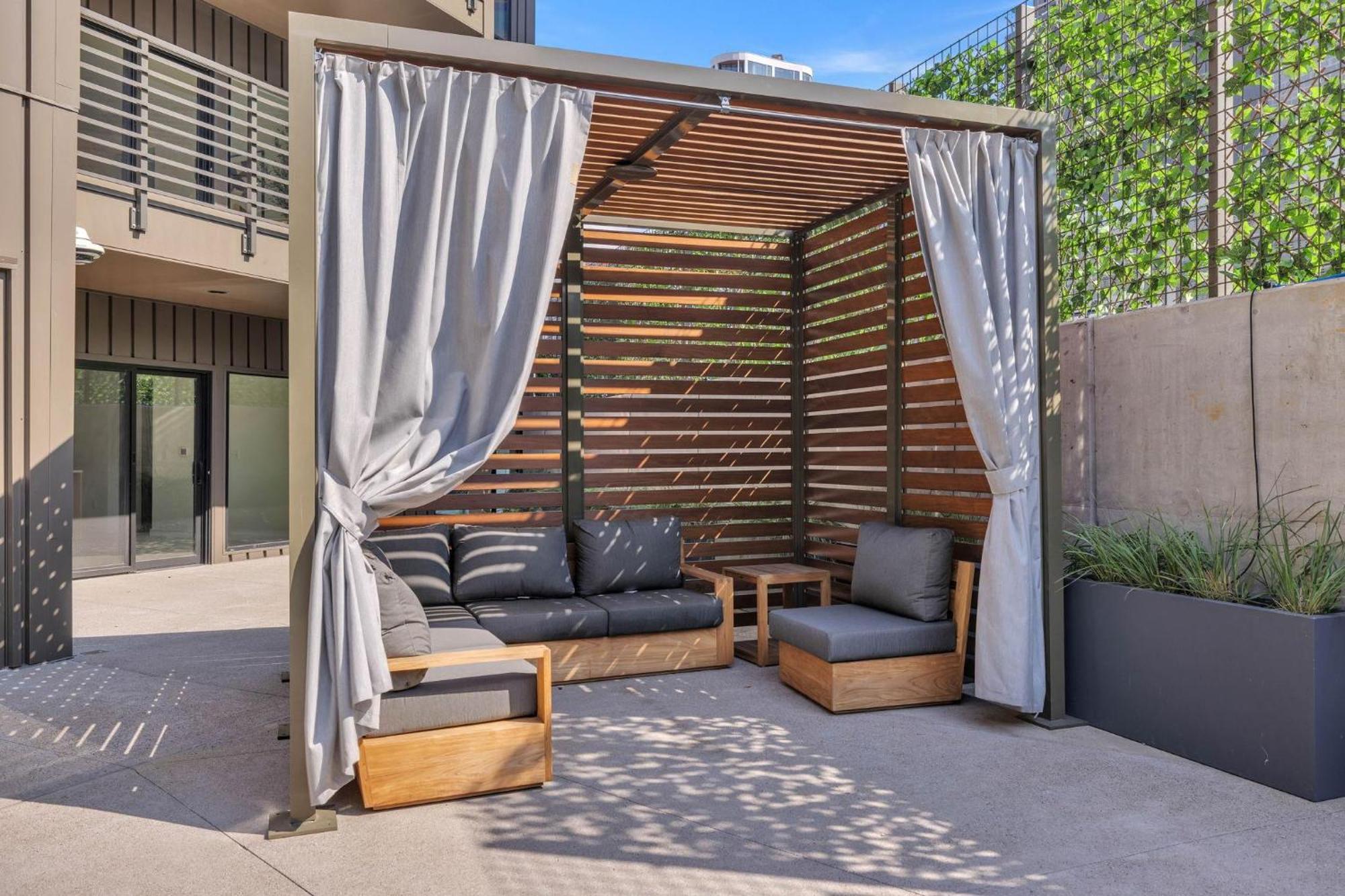 Holiday home Hyve - Eden Elegance - Walk To Broadway *