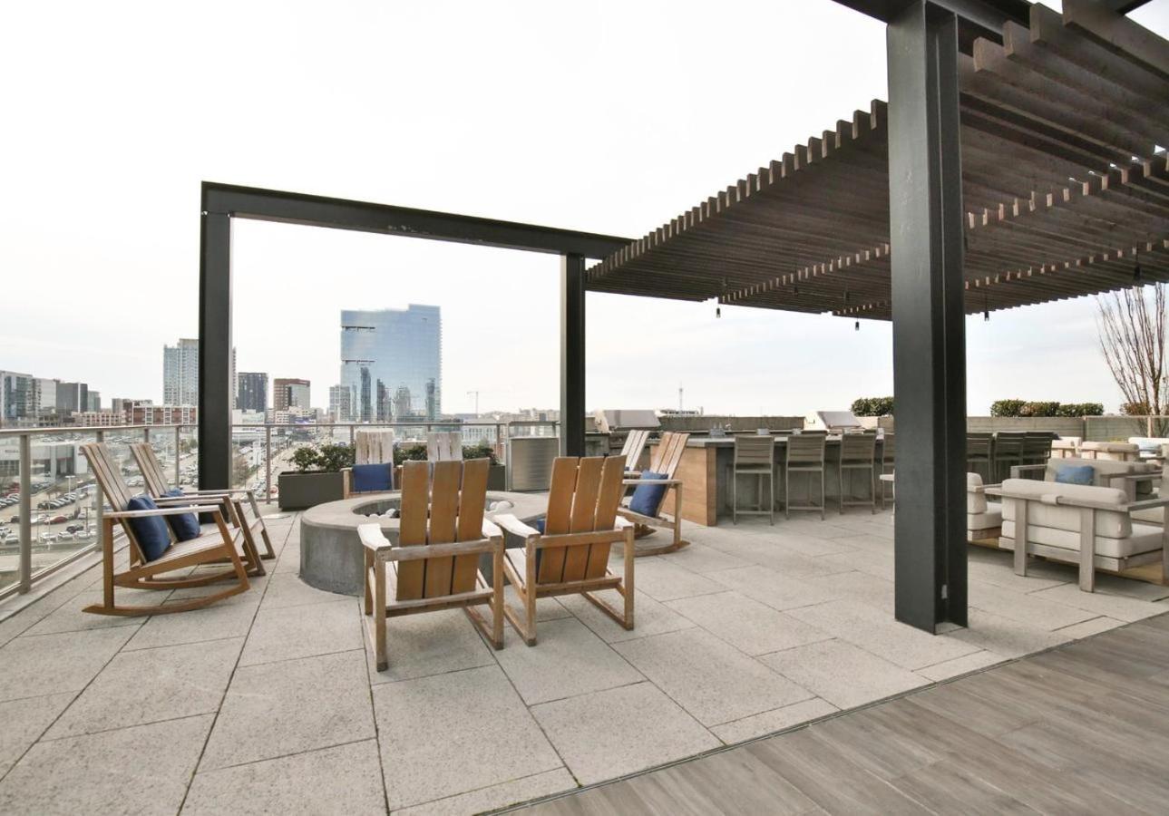 Deluxe On Broadway Apartment