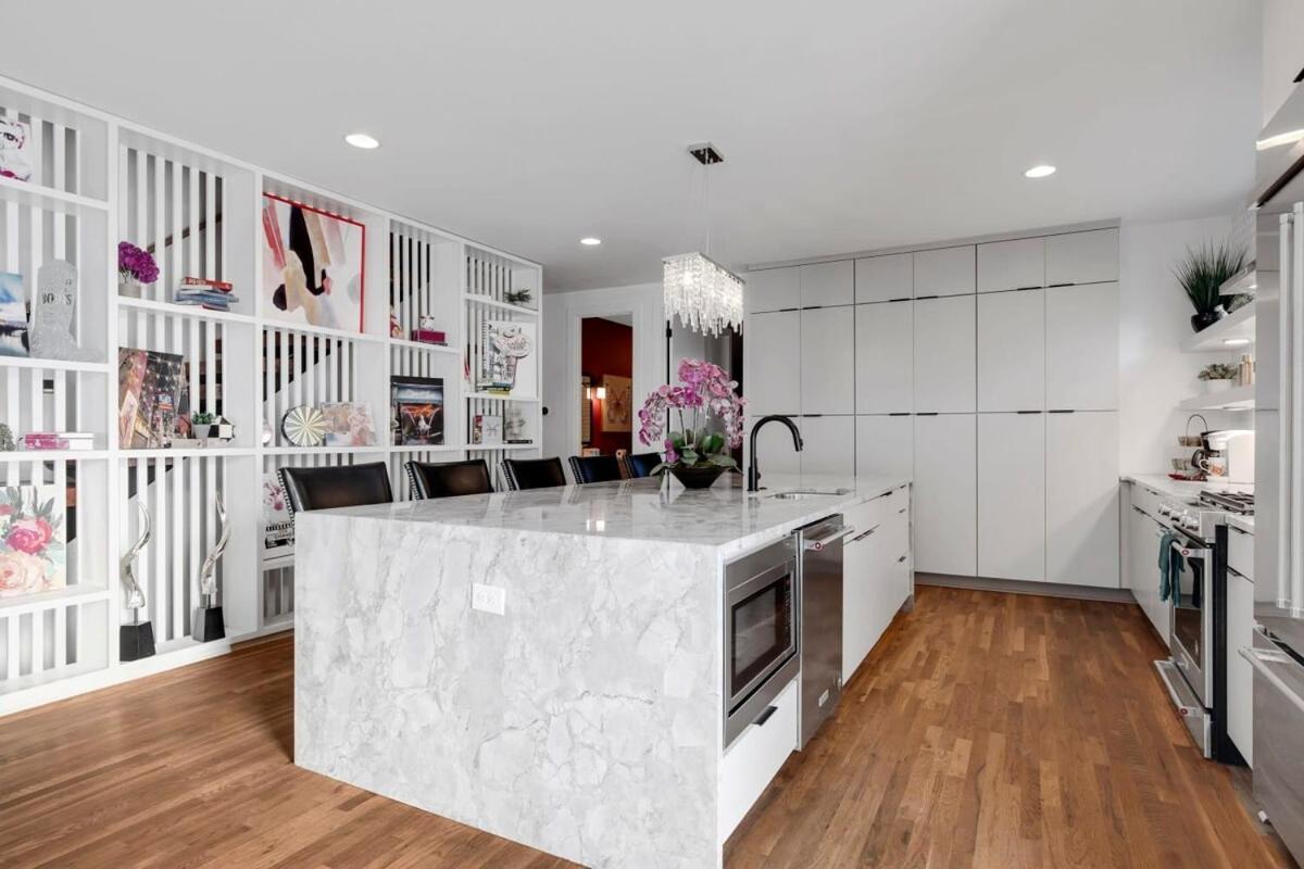 Dolly's Big House - 18 Beds Skydeck Views